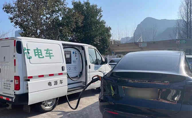 师宗汽车搭电